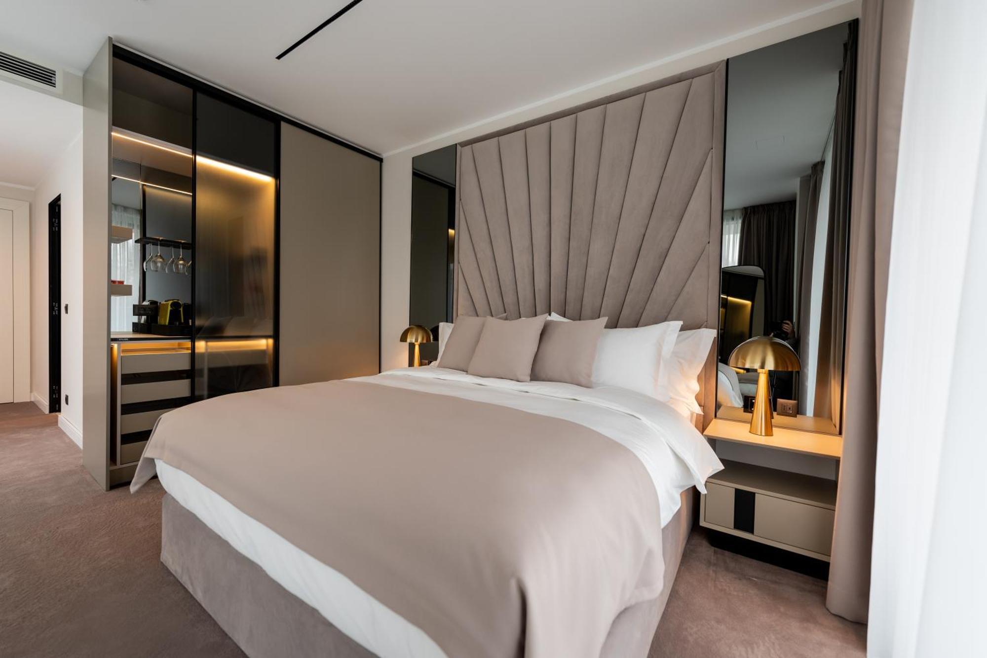 New Belgrade Premium Hotel Exterior foto