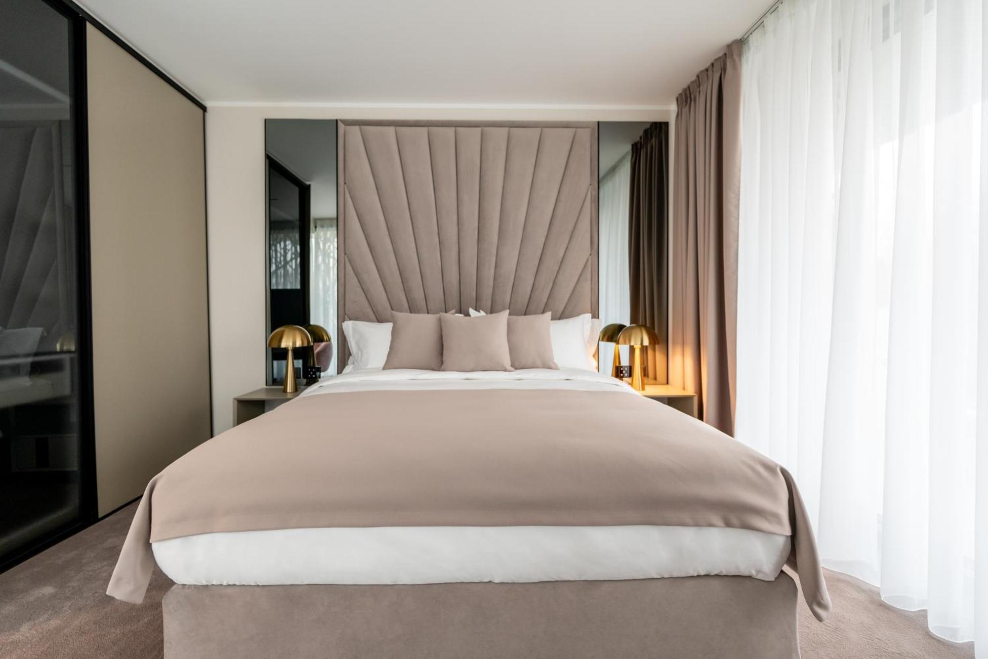New Belgrade Premium Hotel Exterior foto
